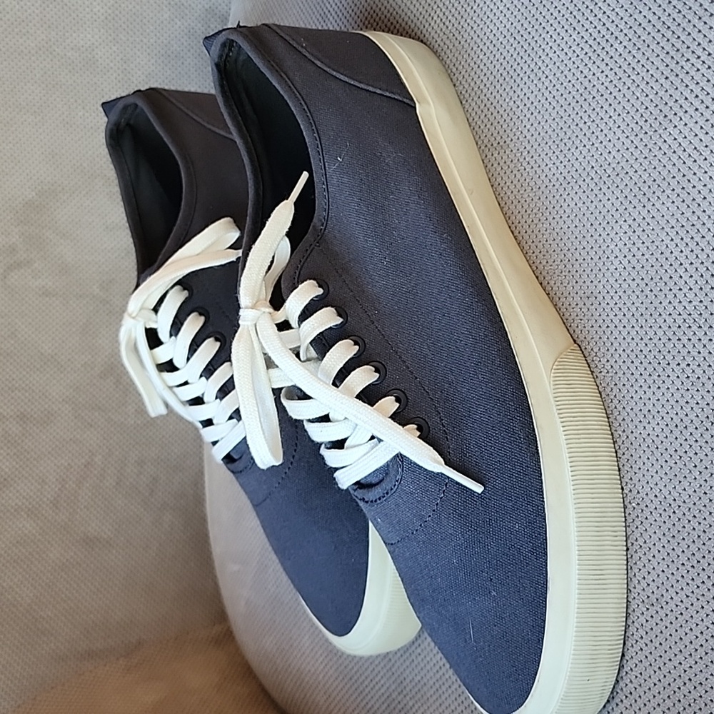 Everlane Canvas Sneakers Nwot